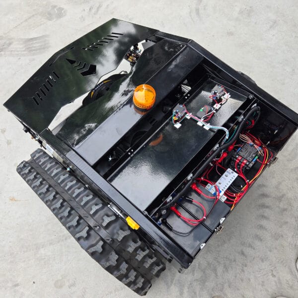 9-horsepower four-wheel drive tracked lawnmower