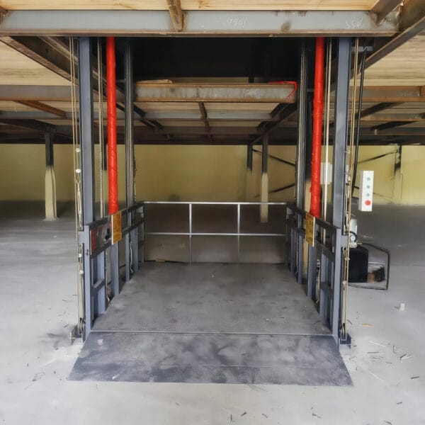 Custom Hydraulic Freight Elevator for Warehouse Loading
