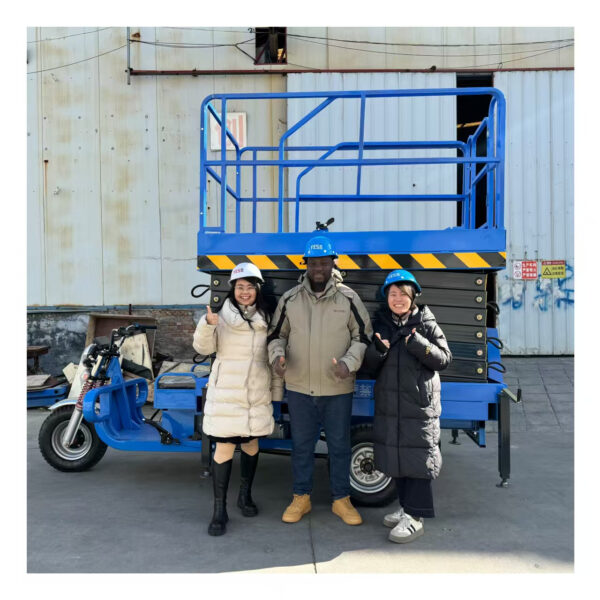 The electric tricycle lift can raise the vehicle to a height of four meters.