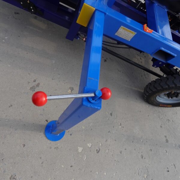 The electric tricycle lift can raise the vehicle to a height of six meters