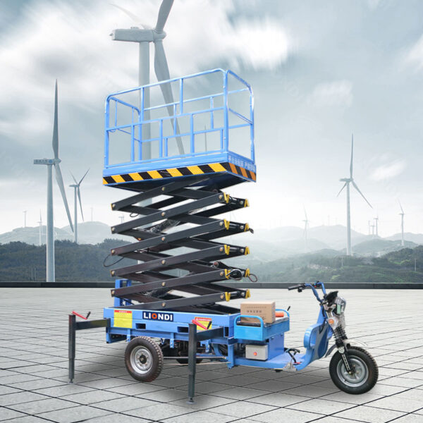 Three-Wheeled Aerial Work Platform for Exterior Wall Painting
